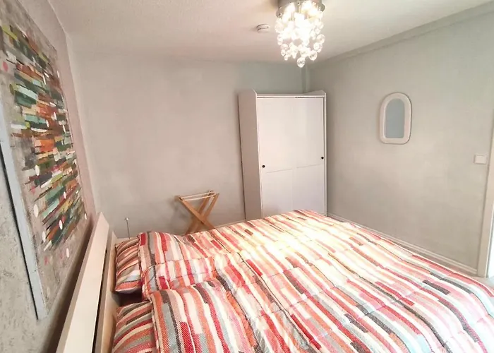 Cornelia Apartment *